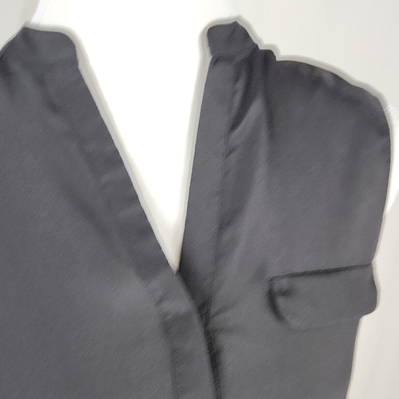 H&M Black Sleeveless Fitted Blouse with Mandarin Collar - Picture 4 of 7